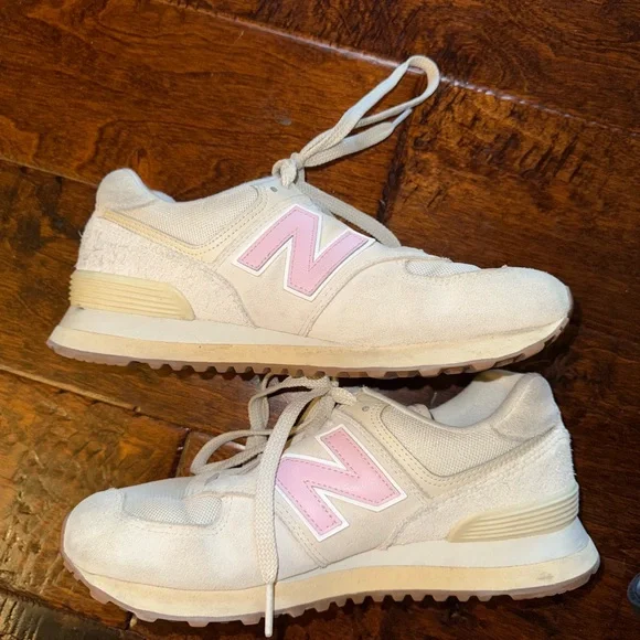 New Balance Off-White and Light Pink Sneakers - Picture 1 of 7